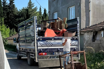 Bursa'da hurda topluyoruz bahanesi ile boş evlere dadandılar! Jandarma peşlerine düştü...