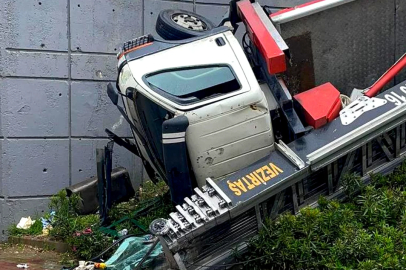 Bursa'da korkunç kaza! Kamyonet köprüden aşağı uçtu
