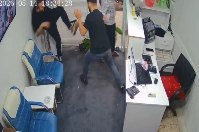 Döviz Bürosuna Silahlı Saldırı Anı Güvenlik Kamerasında