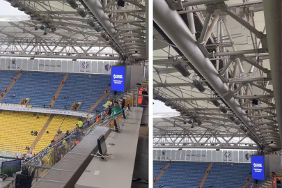 Kadıköy'de sağanak yağış! Fenerbahçe tribünlerine çatıdan su sızdı