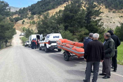 Kazanın şokuyla kendini Kelkit Çayı'na attı, AFAD ekiplerinin arama çalışmaları sürüyor