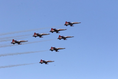 SOLOTÜRK ve Türk Yıldızları'ndan Samsun'da prova uçuşu