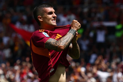 Zeki Çelik'li Roma derbide Lazio'yu devirerek Şampiyonlar Ligi yolunda dev bir adım attı