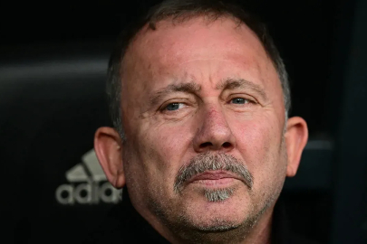 Beşiktaş'ta Sergen Yalçın dönemi sona erdi
