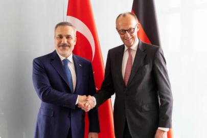 Hakan Fidan'dan Berlin teması: Almanya Başbakanı Merz ile görüştü