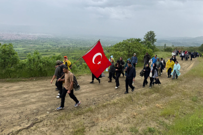 İnegöl’de Doğa Severler 19 Mayıs Ve Gençlik Haftası İçin Yürüdü