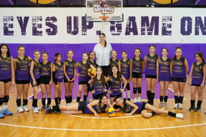 Şahinkayalı öğrenciler milli voleybolcu Kübra Akman ile buluştu