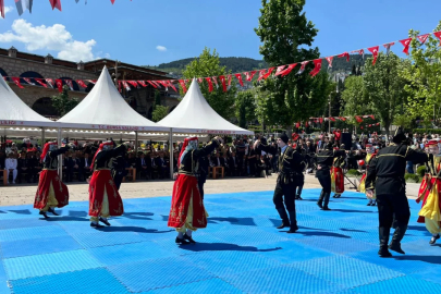 Bursa'da 19 Mayıs coşkusu meydanlara taştı!