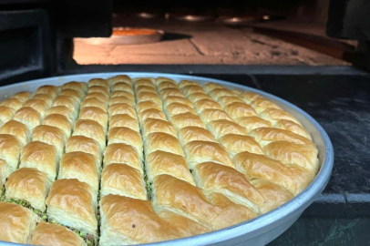 Baklava ustaları 24 saat bayram mesaisinde