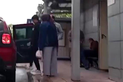 Bursa'da kamyonetin altında kaldılar, yürüyerek taburcu oldular