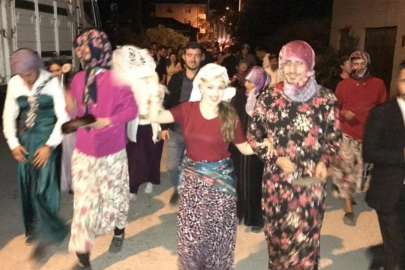 Bursa'da "tavuk alma" geleneği nedir? Düğün öncesi renkli eğlence...