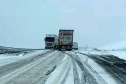 Mayıs ortasında kar sürprizi: Araçlar yolda kaldı