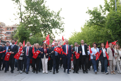 Nilüfer’de binler Cumhuriyet için yürüdü
