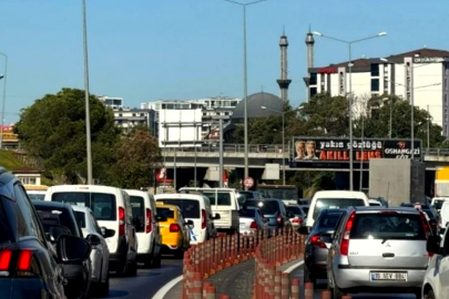 Bursa'da bayram sessizliği sona erdi! İlk mesai günü trafik kilitlendi