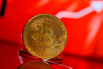 Altın ve Bitcoin'de kan kaybı sürüyor: Bitcoin tarihi zirvesinden yüzde 50 düştü