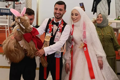 Düğünde herkes altın beklerken o sürpriz geldi: Gelin ve damat gözlerine inanamadı