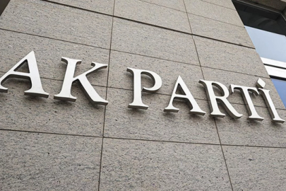 AK Parti'de 4 il başkanı görevden alındı!
