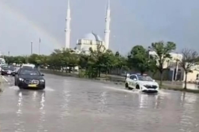 Edirne sağanak yağışa teslim! Yollar göle döndü