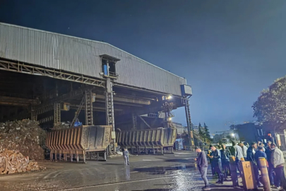 İş kazasında 3 eve ateş düştü! Elektrik akımına kapılarak can verdiler...
