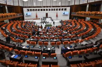 TBMM'de CHP'li vekillerden mutlak butlan protestosu