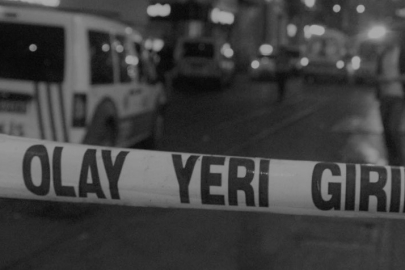 Parayı tezgaha fırlattı, kasiyer tepki gösterince ortalığı birbirine kattı!