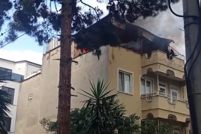 Bursa'da çatı yangını mahalleyi ayağa kaldırdı!