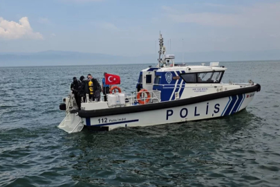 Mudanya'da denizden tonlarca atık çıkarıldı