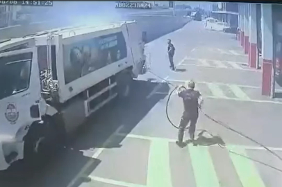 Yanan çöp aracını itfaiyeye götürdü!
