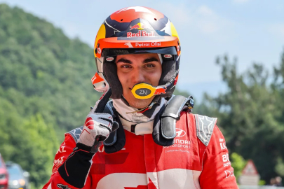 Bursa Rallisi'ni Kerem Kazaz kazandı