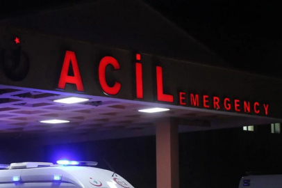 Devrilen traktörün altında kalan kadın kurtarılamadı...