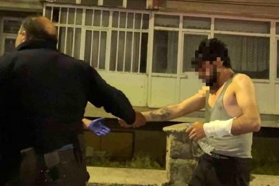 Evinde bıçakla kendine zarar veren şahsın hayatını polisin telefon detayı kurtardı