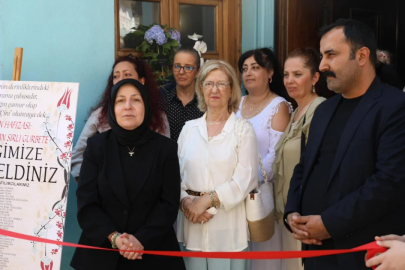 Zeytin Dalından Sırlı Gurbete çini sergisi Gemliklilerle buluştu
