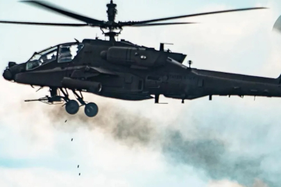 ABD'nin en güçlü saldırı helikopterlerinden biri Hürmüz Boğazına düştü!