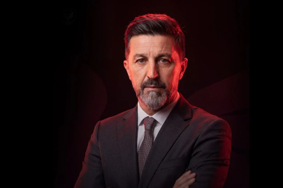 Amedspor'un yeni hocası Besnik Hasi oldu