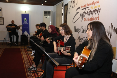 İnegöl Belediyesi’nin Gitar Kursu Kursiyerleri Sertifikalarını Aldı