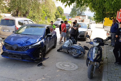 İnegöl'de kontrolsüz kavşakta kaza: Motosiklet sürücüsü hastanelik oldu