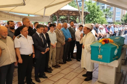 Manisa'da ölen arkadaşının cenazesinde kalp krizi geçirdi