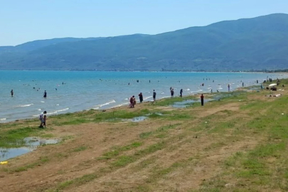 İznik Gölü sahilinde boğulma riskine karşı önlem çağrısı!