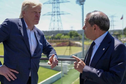 Oliver Kahn'dan Galatasaray'a sürpriz ziyaret