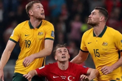 Mağlubiyet sonrası dikkat çeken görüntü! Boy farkı kadraja zor sığdı...