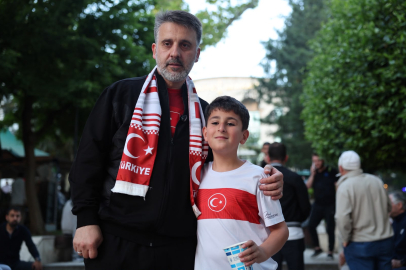 Milli maçta Bursa tek yürek oldu