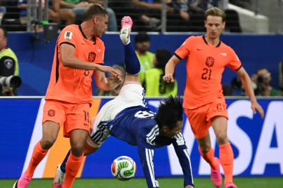 Hollanda-Japonya mücadelesi nefesleri kesti!
