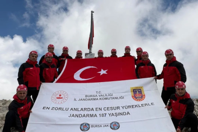 BURSA JAK Timlerinden Uludağ'ın zirvesinde anlamlı kutlama!
