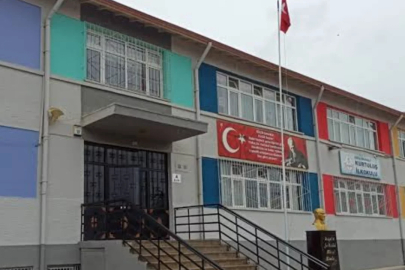 Depreme dayanıksız raporu verilmişti! Bursa'daki o okulda iki blok yıkılıyor...