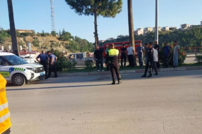 Mersin'de direğe çarpan motosikletin sürücüsü öldü