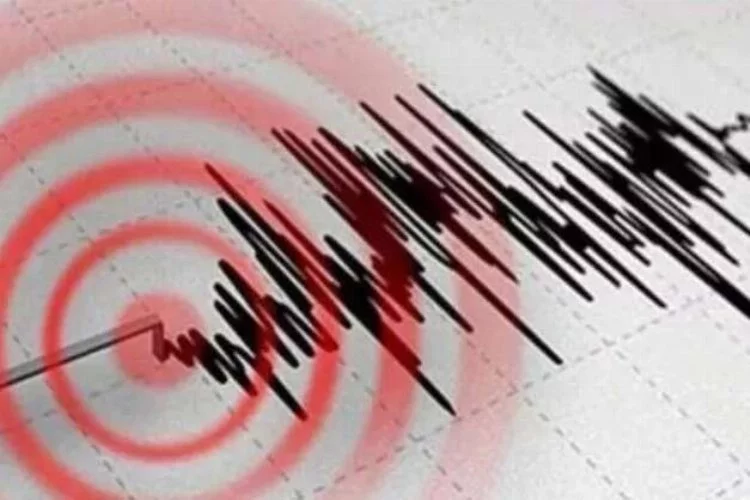 Endonezya'da 6,1 büyüklüğünde deprem