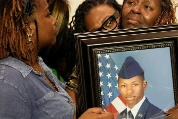 ABD’de polis, siyahi askeri 6 el ateş ederek öldürdü