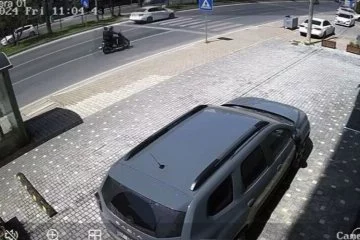 Antalya'da otomobilin çarptığı yaşlı adam metrelerce savruldu