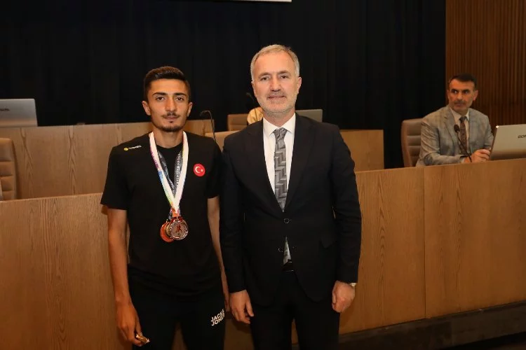 Balkan 3’üncüsü Milli Sporcu Mecliste Ödüllendirildi