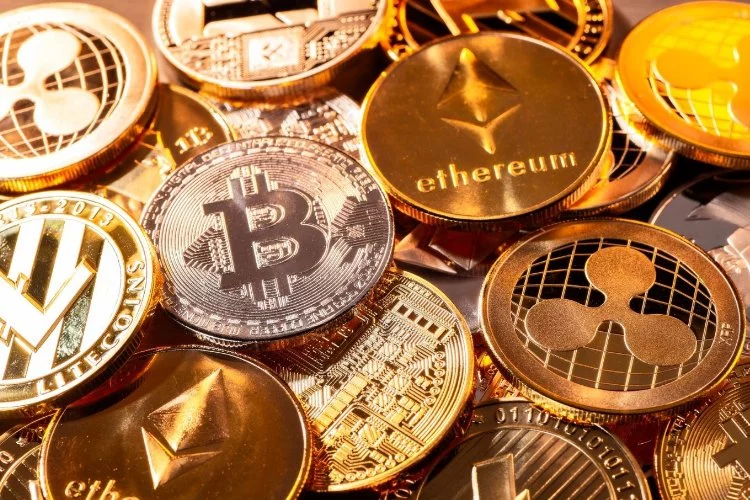 Bitcoin'in fiyatı, son 2 yılın en düşük seviyesi olan 17 bin doların altını gördü